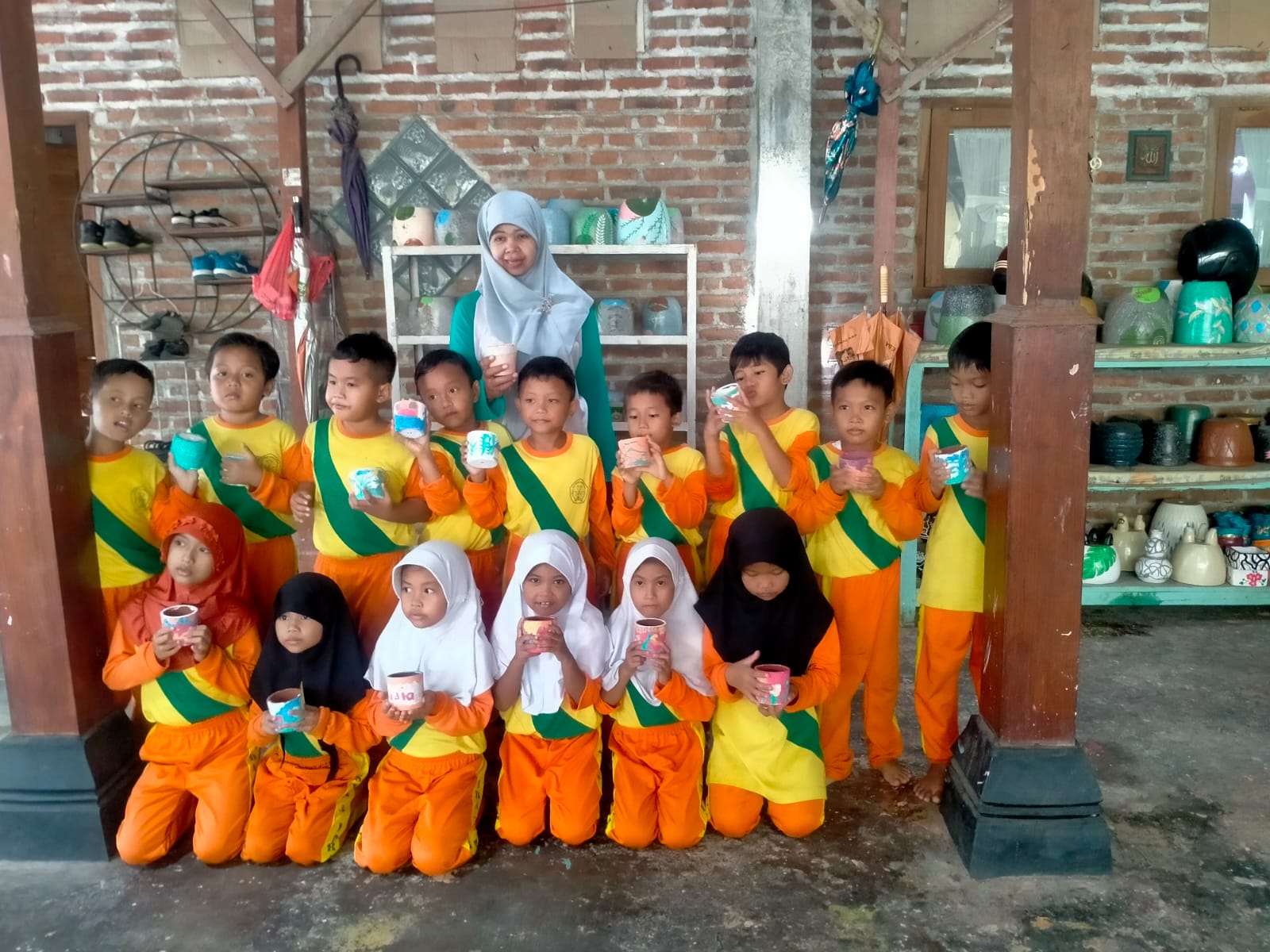 Aktivitas Seni di Lakeisha Souvenir